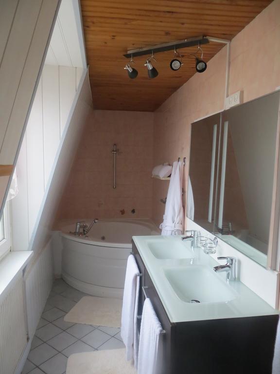 Logis Le Manoir De L'Onde Hotel Sens Bagian luar foto