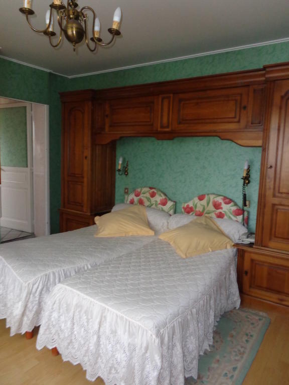 Logis Le Manoir De L'Onde Hotel Sens Ruang foto