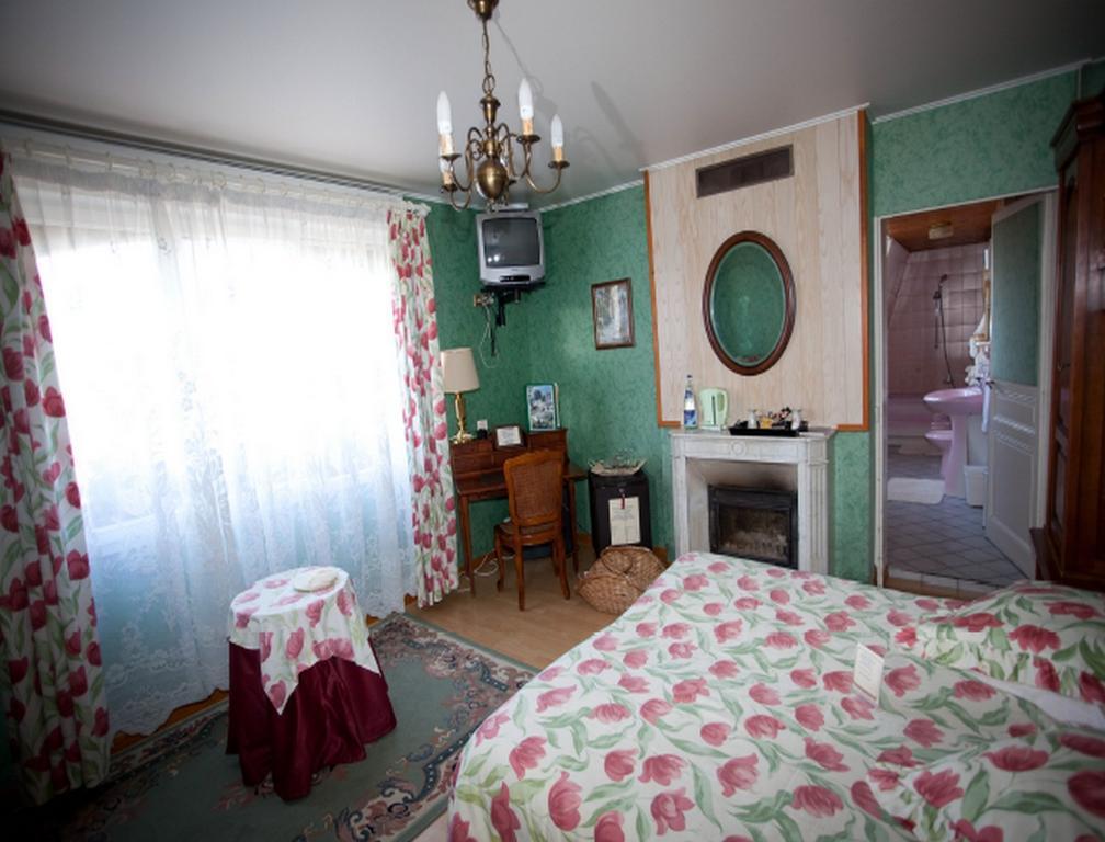 Logis Le Manoir De L'Onde Hotel Sens Ruang foto