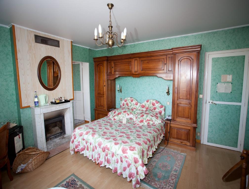 Logis Le Manoir De L'Onde Hotel Sens Ruang foto